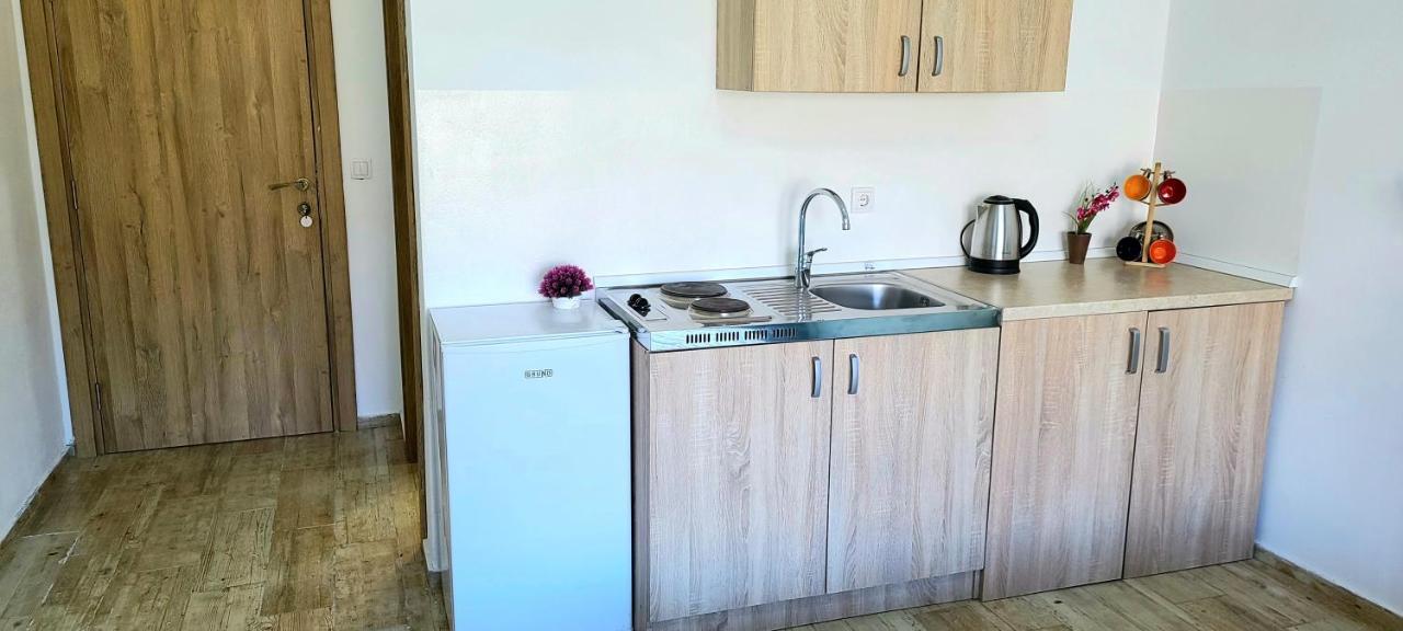 Riviera Inn Apartments Ülgün Dış mekan fotoğraf