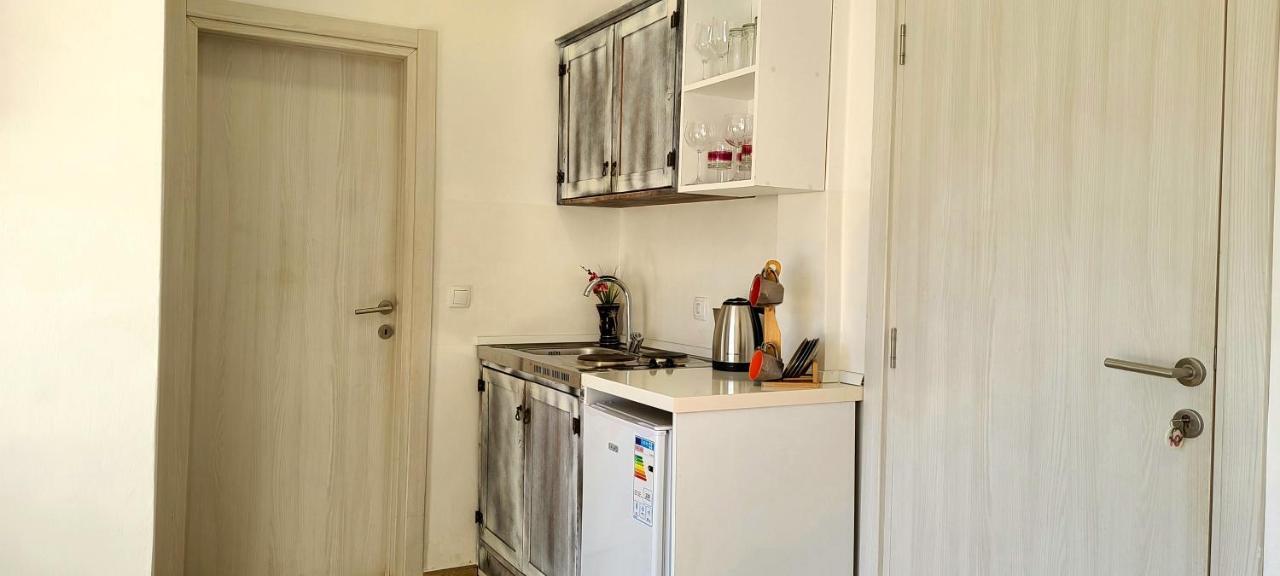 Riviera Inn Apartments Ülgün Dış mekan fotoğraf